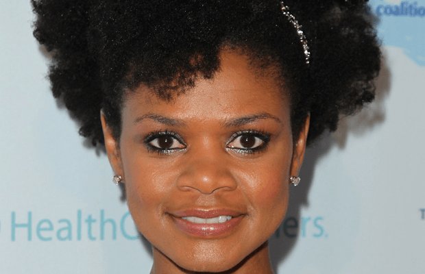 O cabelo crespo da Kimberly Elyse - atrizes crespas e cacheadas do cinema