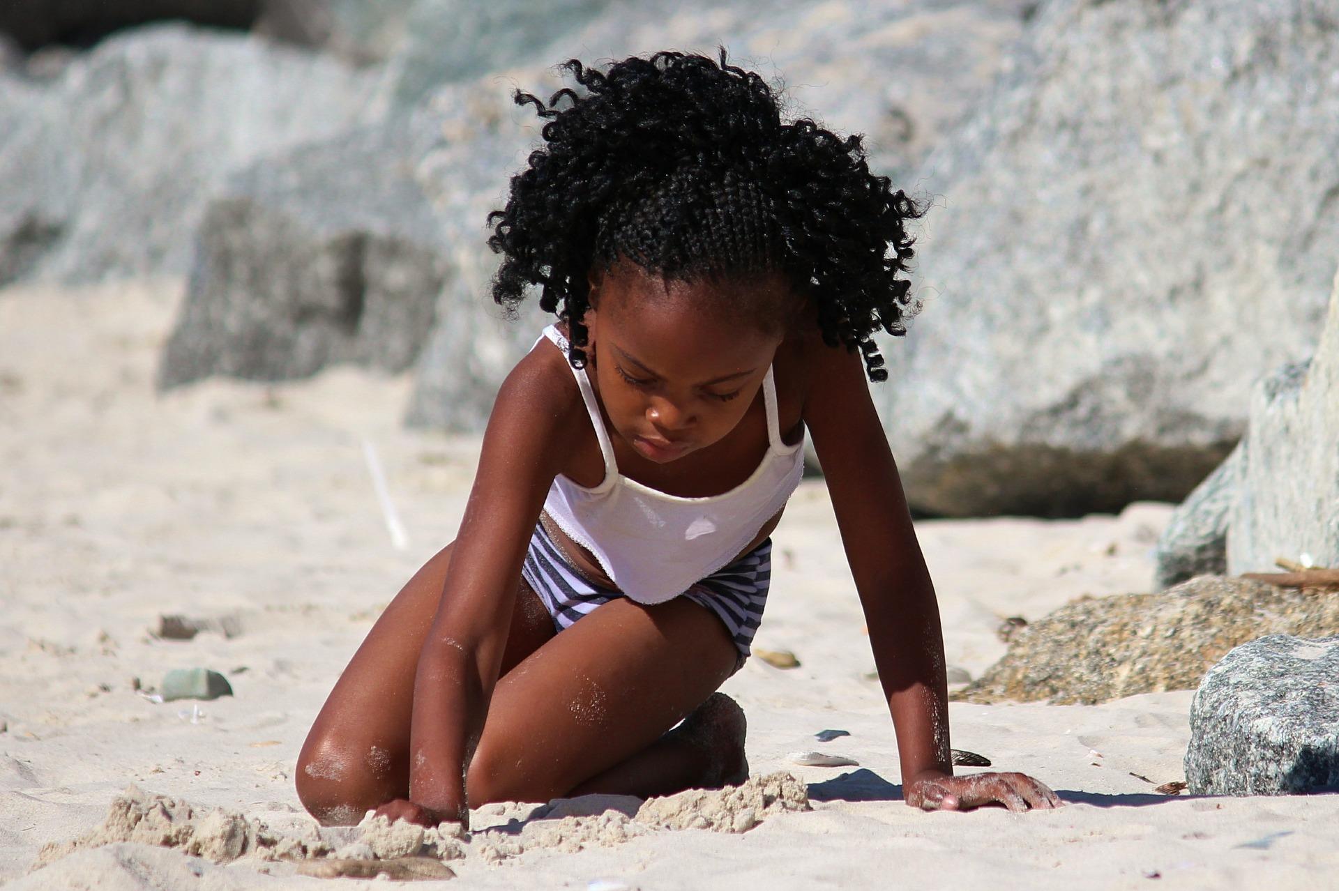 8 Penteados para Cabelo Cacheado Infantil - As meninas vão adorar!