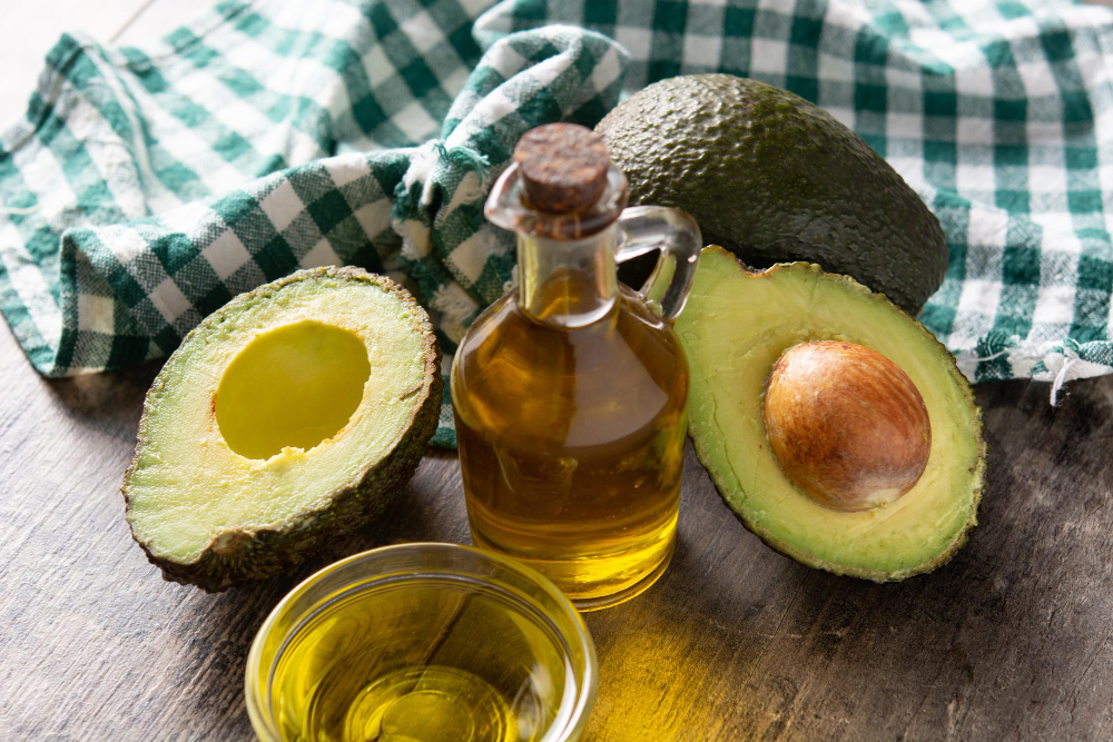 Melhores óleos para cabelo cacheado: óleo vegetal de abacate fortalecedor
